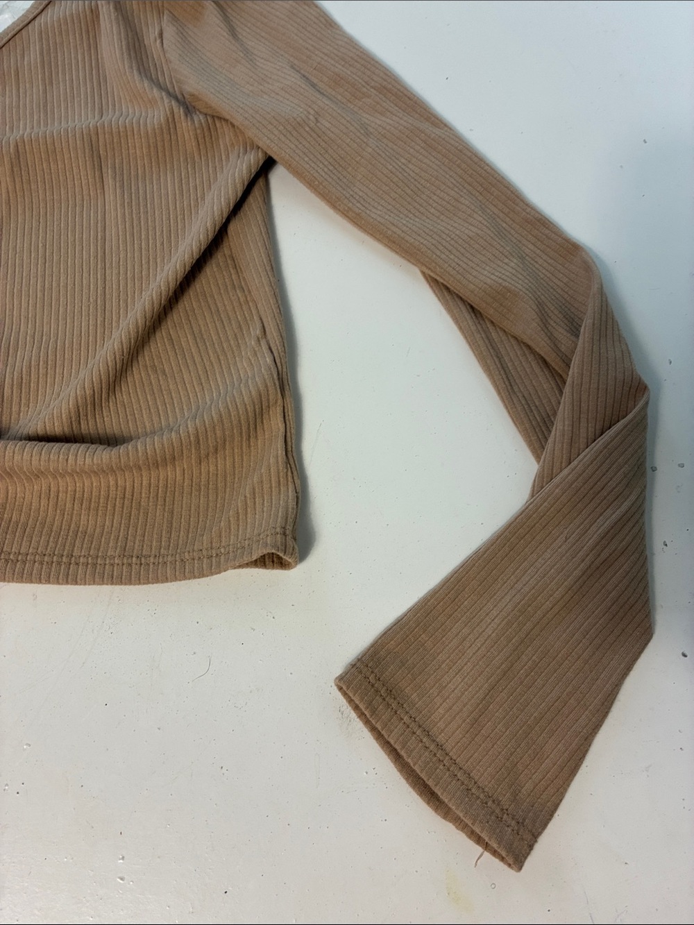 Caution to the Wind Medium One Long Sleeve Tan Ribbed Cinch Side Blouse - Picture 3 of 5